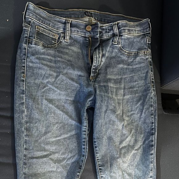 Mid rise Gap Jeans - size 12/31 Regular length - Picture 1 of 3